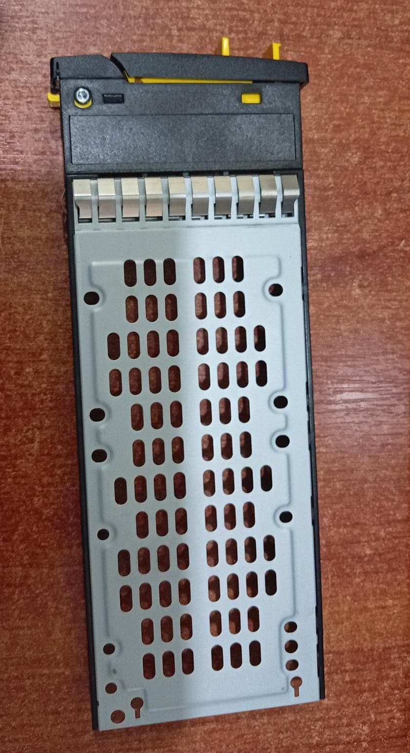 Caddy HP 3PAR StoreServ 2.5" SFF Hot Swap HDD/SSD P/N 710386-001 - Usado — imagen 2