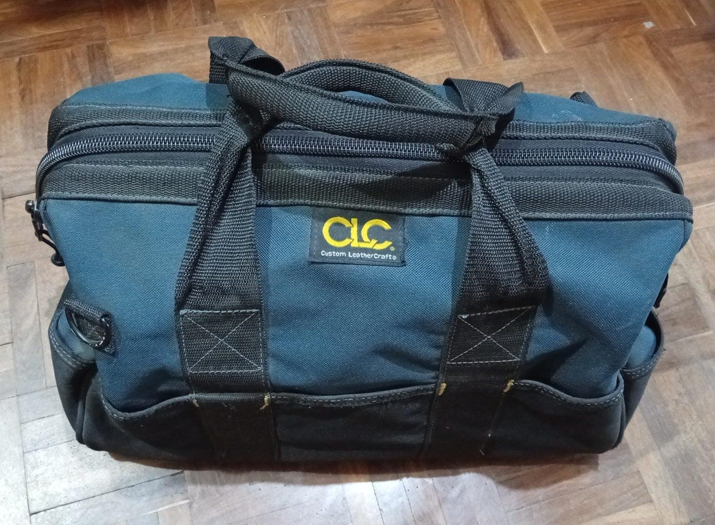 Maleta Porta Herramientas CLC Custom LeatherCraft Compacta Boca Ancha y Multibolsillos / Usado