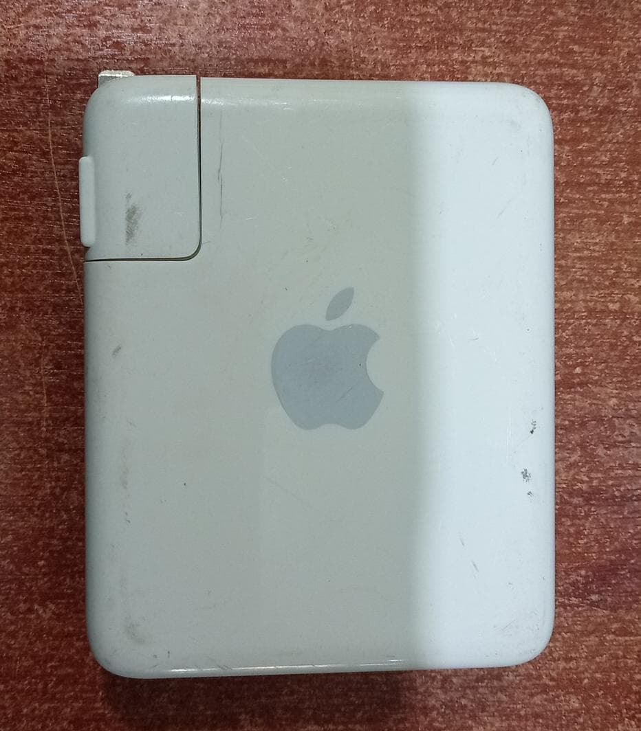 Apple AirPort Express Base Station A1264 Wi-Fi Router 802.11n Usado