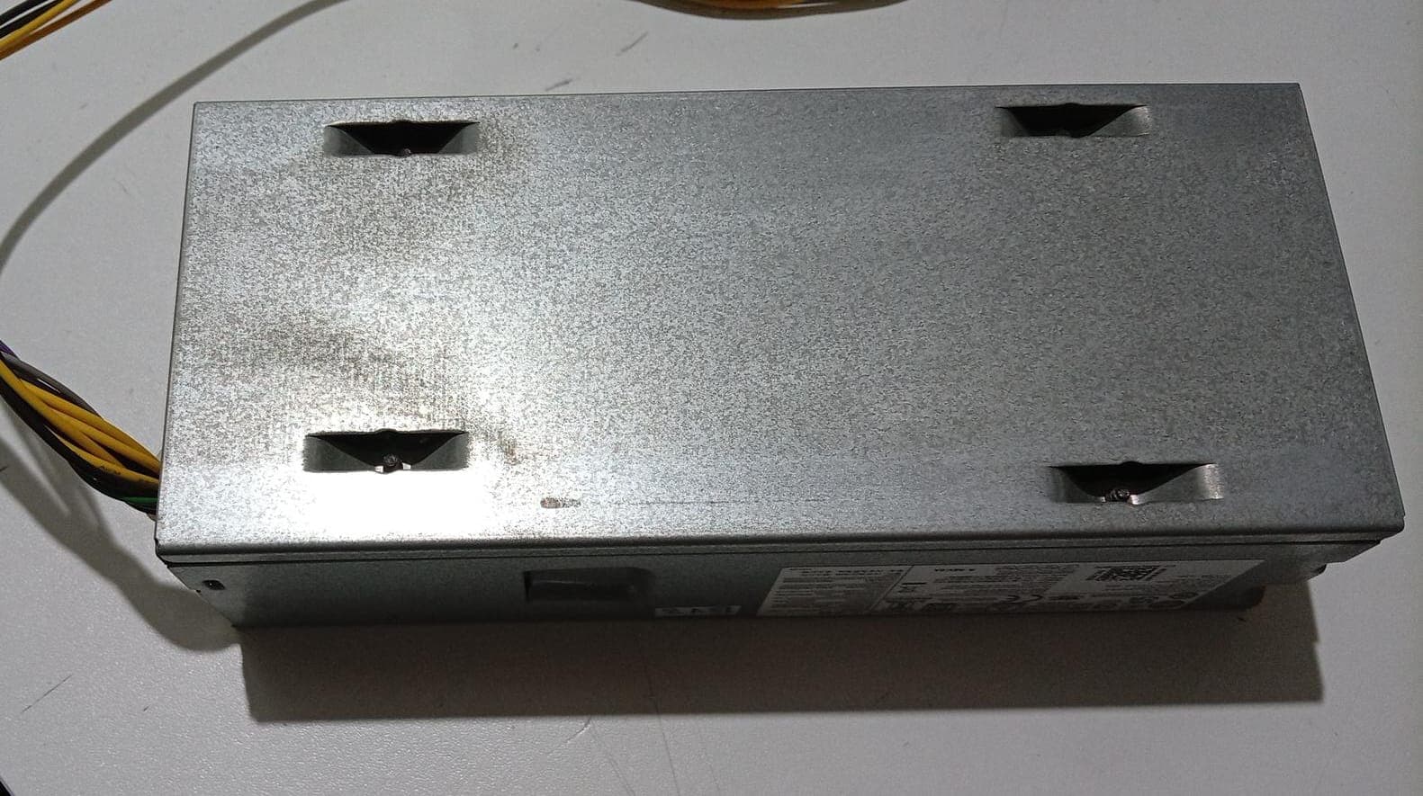 Fuente de Poder HP Pro SFF 180W 80 PLUS Gold (PA-1181-3HP / M76038-001) - Seminuevo — imagen 1