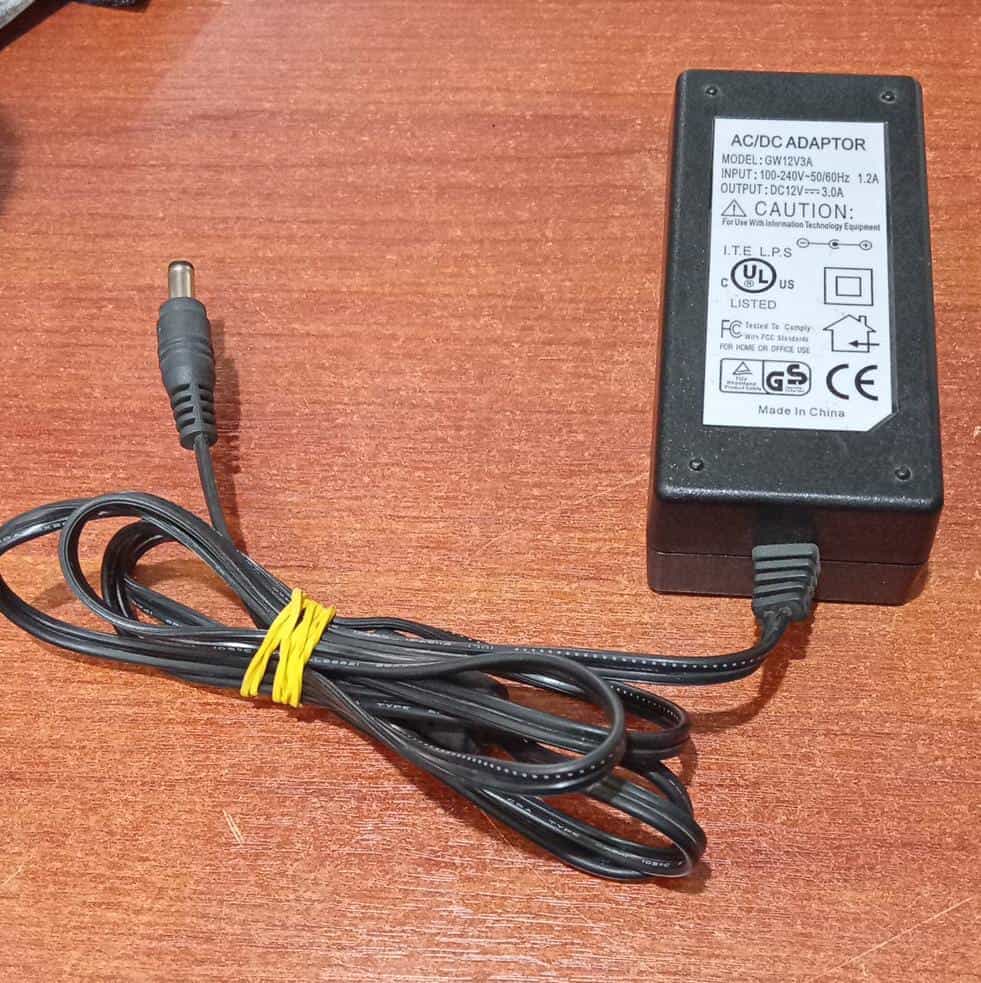 Adaptador AC/DC GW Security GW12V3A 12V 3A Fuente de Poder 36W – Usado