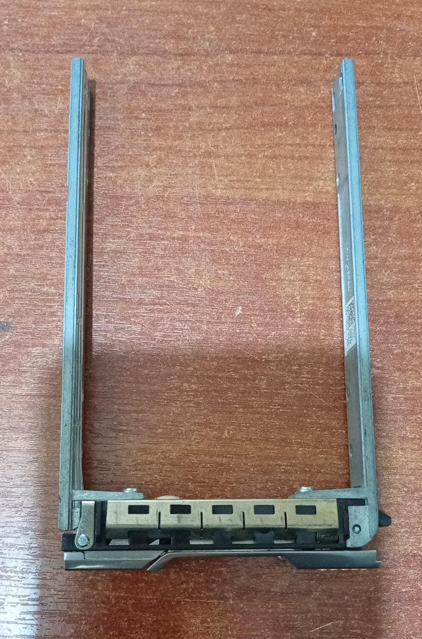 Bandeja Caddy Dell EMC 0DXD9H 2.5" SFF Hot-Swap SAS/SATA para Servidor PowerEdge Gen 14/15 - Usado — imagen 2