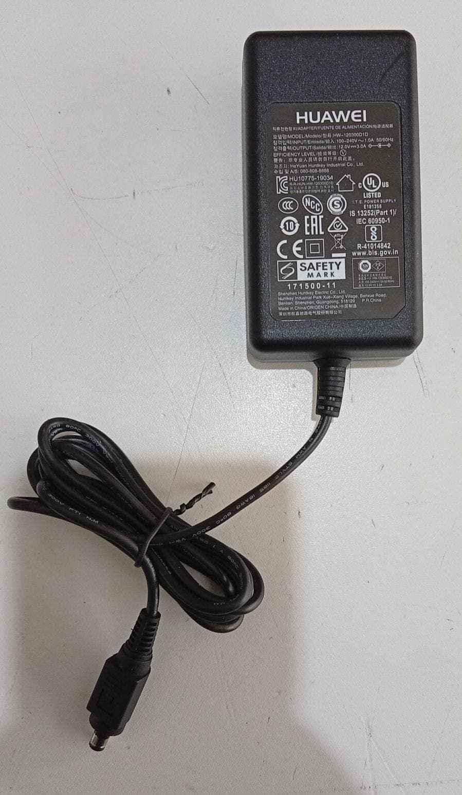Fuente de Poder Adaptador Original Huawei 12V 3A 36W (HW-120300D1D) - Usada