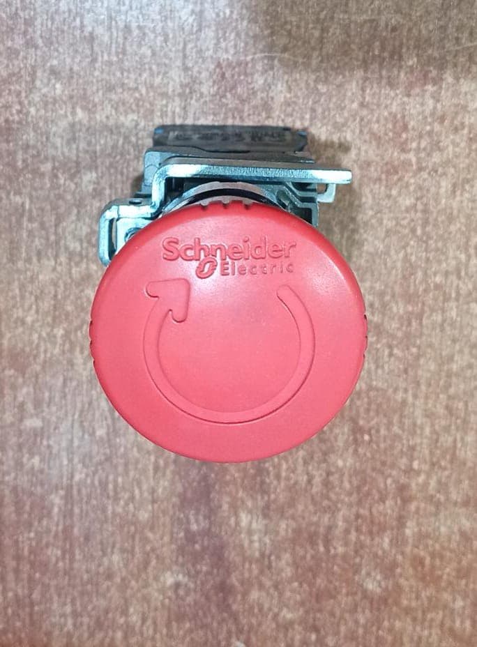 Botón Pulsador de Paro de Emergencia Schneider Electric ZBE-102 3NC 22mm - Usado — imagen 3