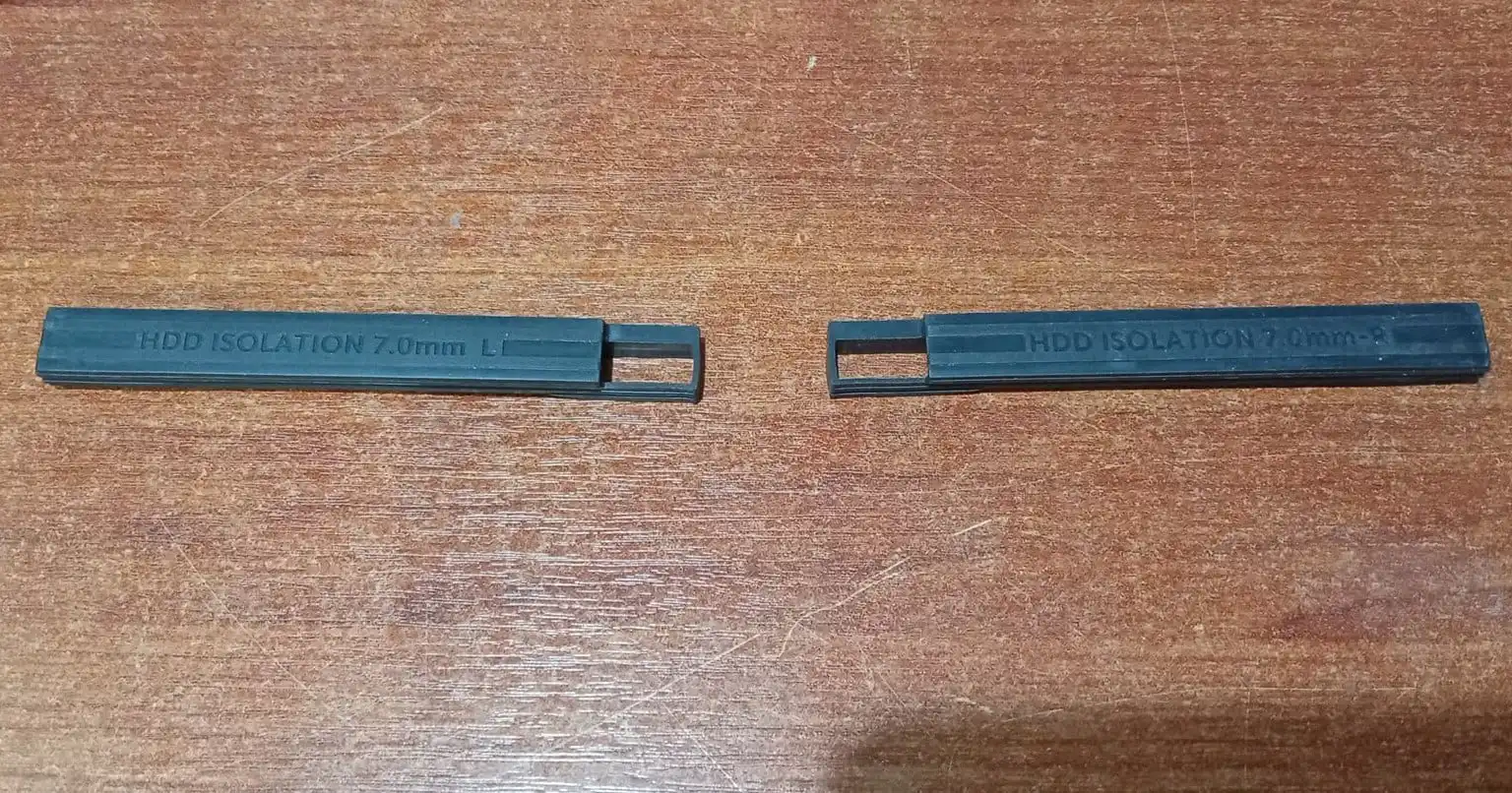 Guías Laterales HDD/SSD 2.5" 7mm L y R Originales para Laptop / Seminuevas con Adhesivos intactos