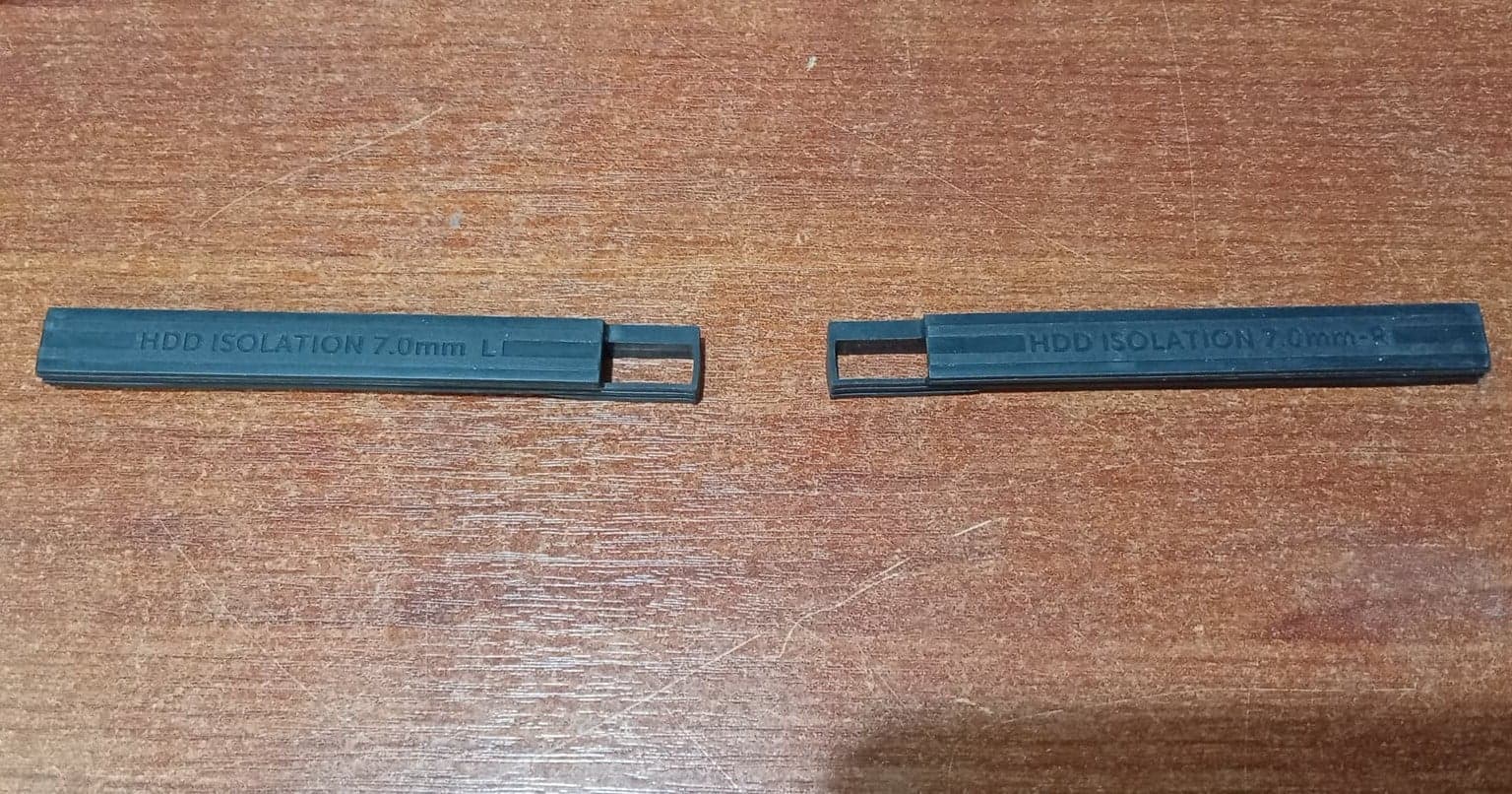 Guías Laterales HDD/SSD 2.5" 7mm L y R Originales para Laptop / Seminuevas con Adhesivos intactos