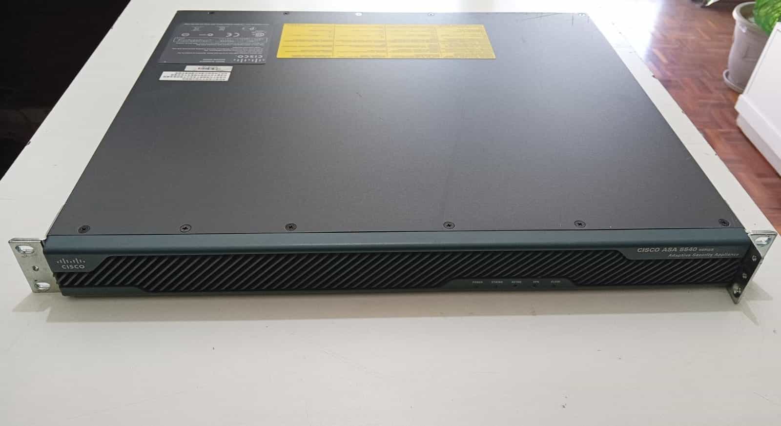 Firewall Cisco ASA 5540 Adaptive Security Appliance con Módulo ASA SSM-20 – Rack 1U / Usado