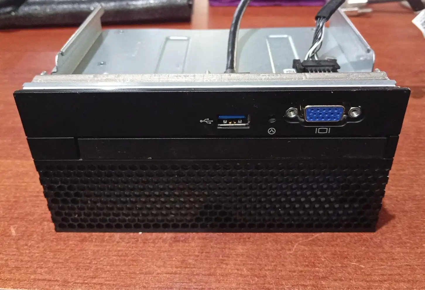 Módulo Frontal Lenovo ThinkCentre SFF USB 3.0 + VGA Original con Soporte Metálico / Usado