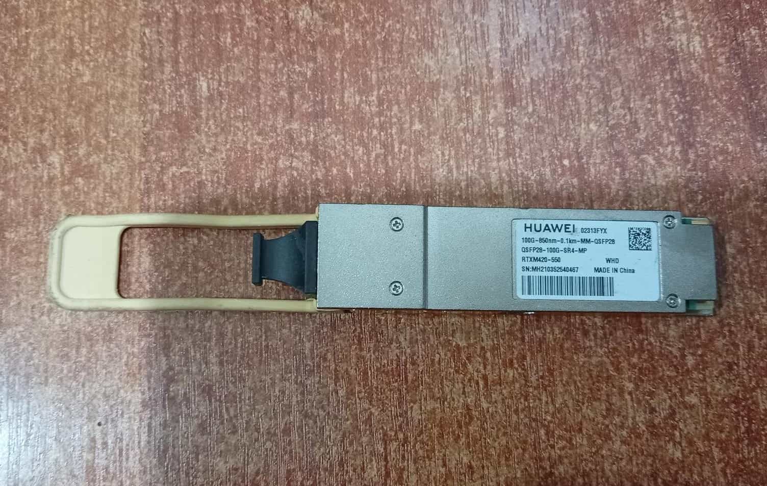Transceptor Óptico HUAWEI 02313FYX QSFP28 100G SR4 850nm MPO RTXM420-550 / Seminuevo