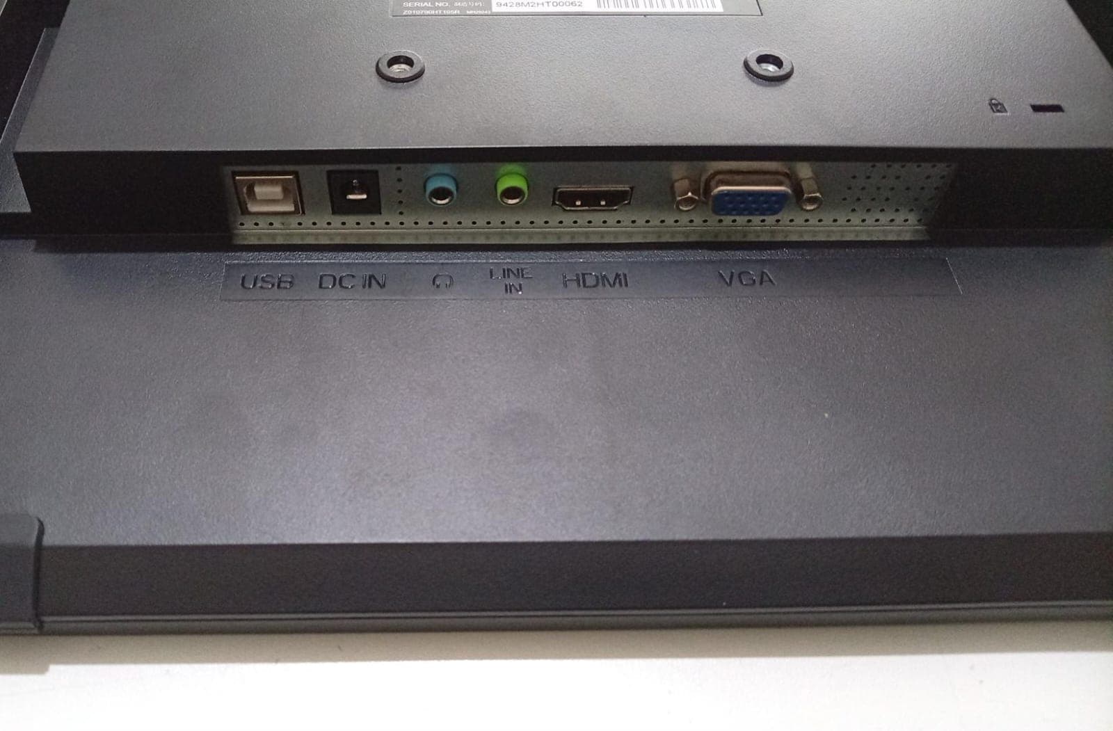Monitor Táctil HANNspree HT161HNB 15.6" HD HDMI VGA 10 Puntos Touch POS Raspberry / Usado — imagen 3