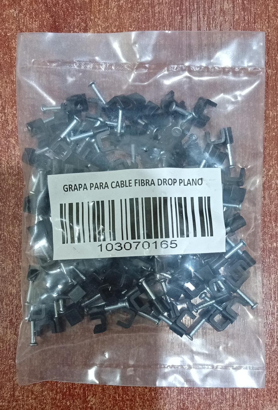 Grapas Planas 7 mm Color Negro con Clavo para Fibra Óptica — imagen 1