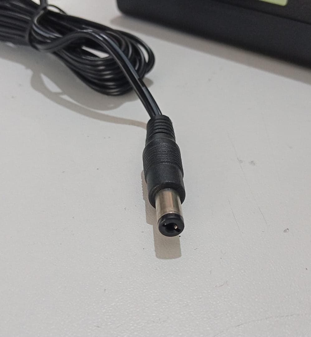 Adaptador de Corriente Switching 13.8V 2.5A UE UE36-138250SPA 34.5W / Usado — imagen 4