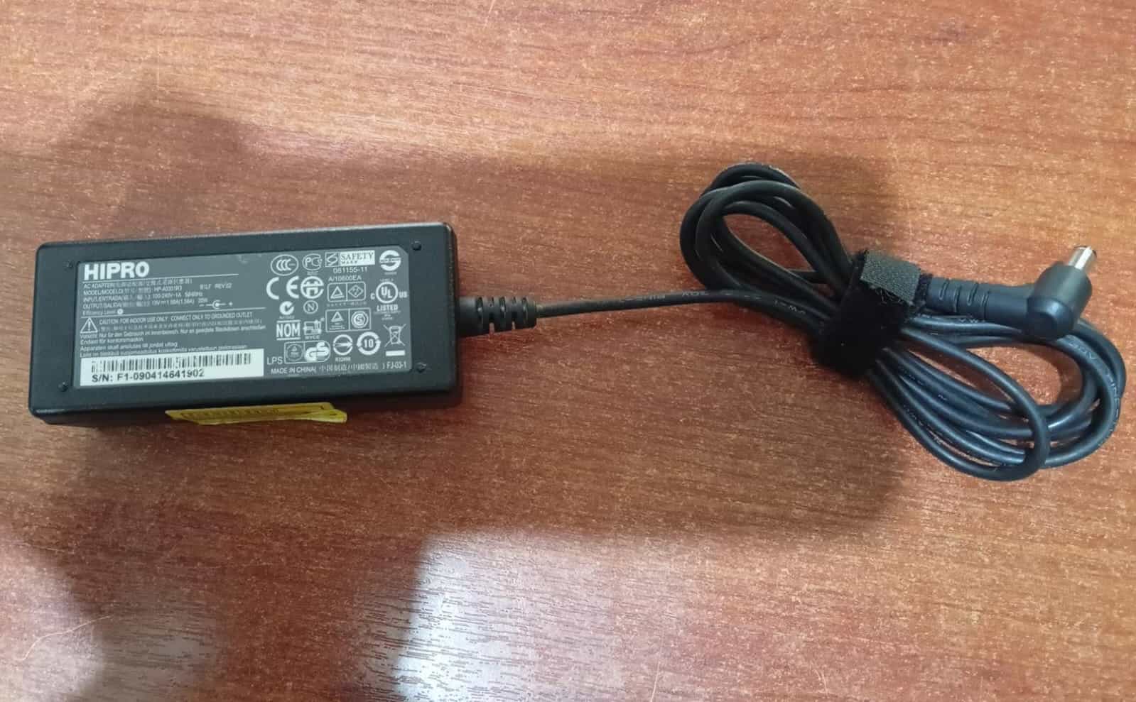 Cargador HIPRO HP-A0301R3 19V 1.58A 30W para HP Mini y Acer Aspire One – Usado