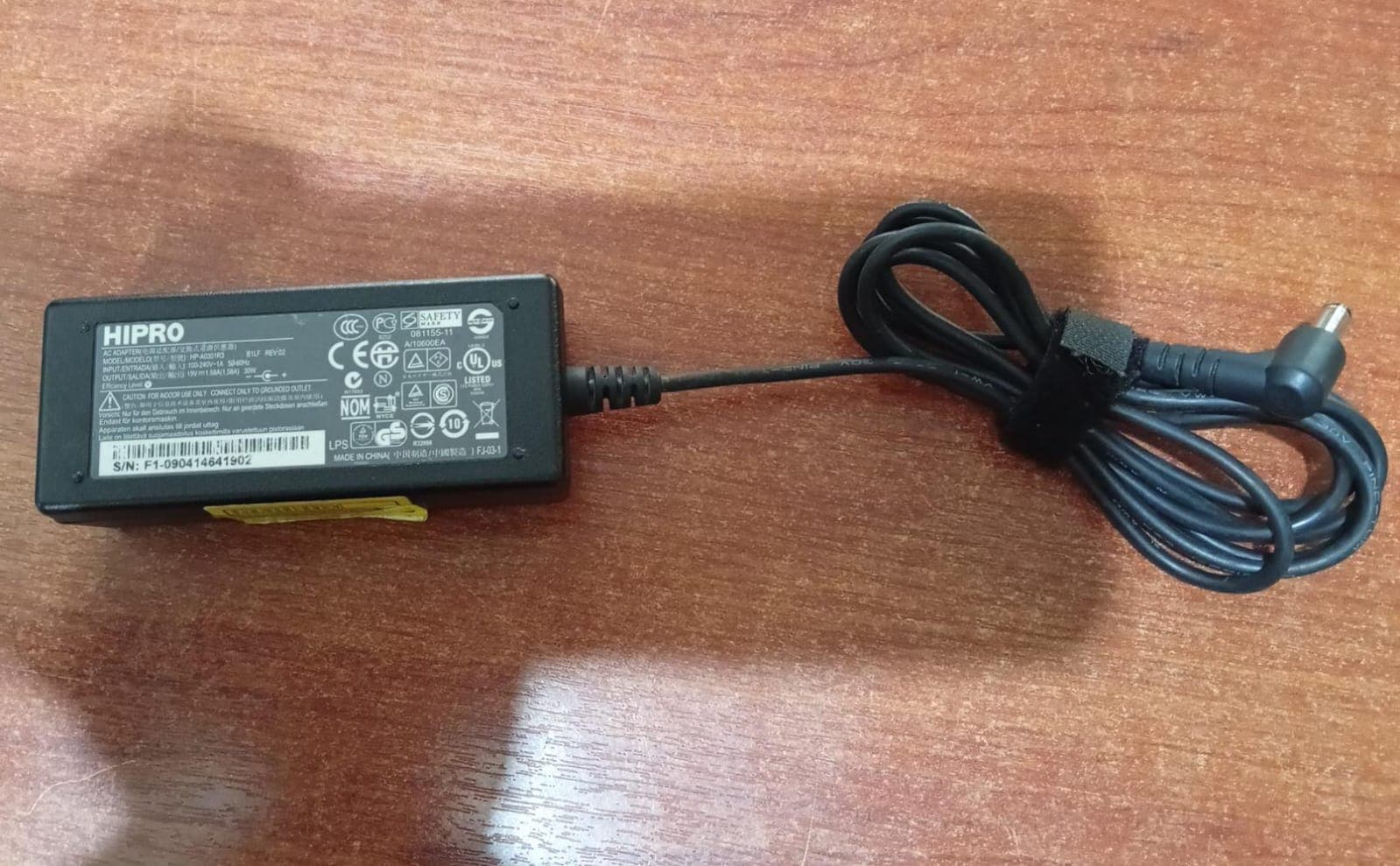 Cargador HIPRO HP-A0301R3 19V 1.58A 30W para HP Mini y Acer Aspire One – Usado