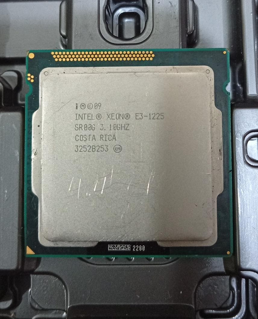 Procesador Intel Xeon E3-1225 SR00G 3.10GHz Quad Core Socket LGA1155 - Usado — imagen 1