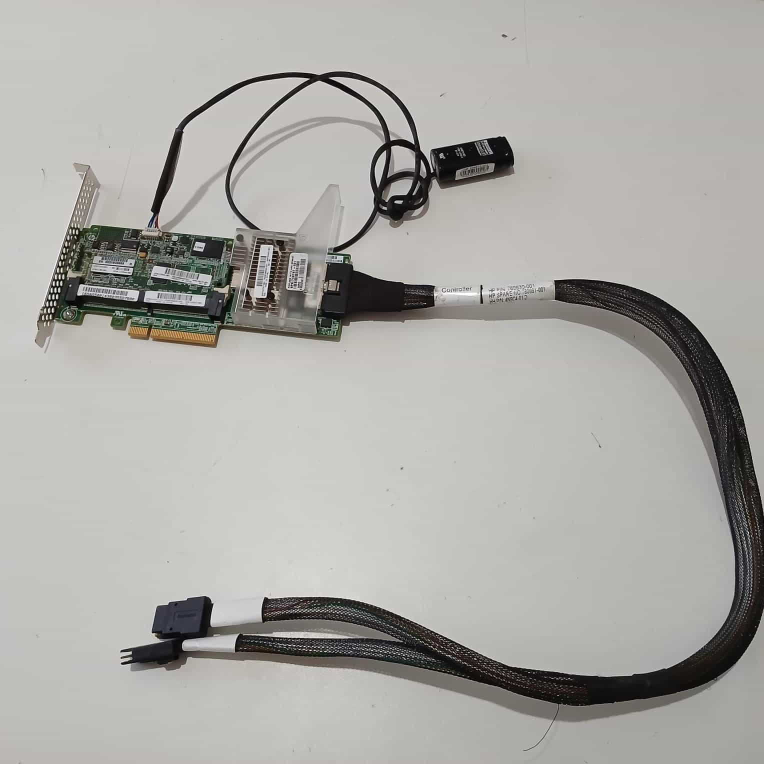 Kit Controlador Servidor HP Smart Array P440 PCIe3 + Caché 512MB + Capacitor + Cable SAS | HP ProLiant Gen9