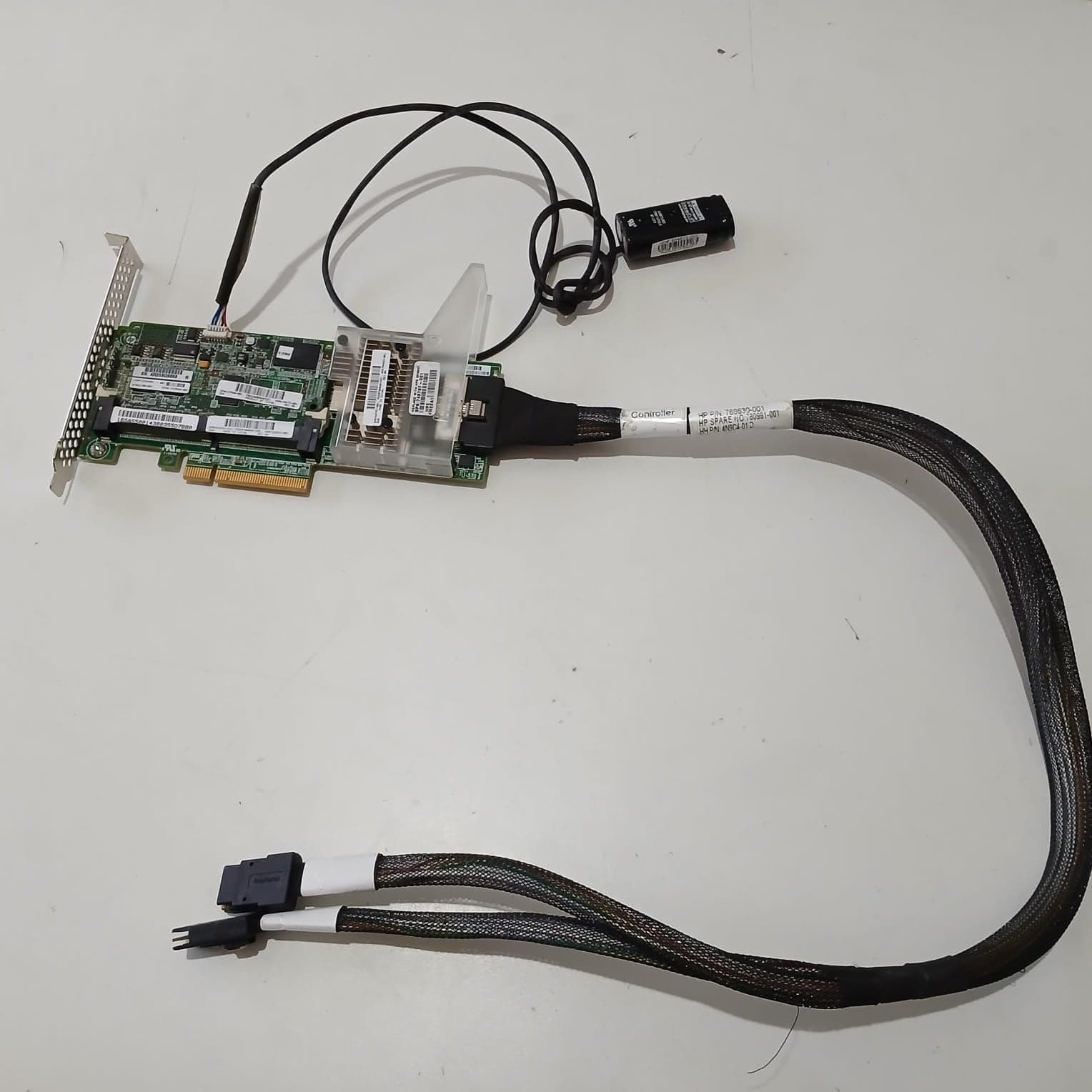 Kit Controlador Servidor HP Smart Array P440 PCIe3 + Caché 512MB + Capacitor + Cable SAS | HP ProLiant Gen9