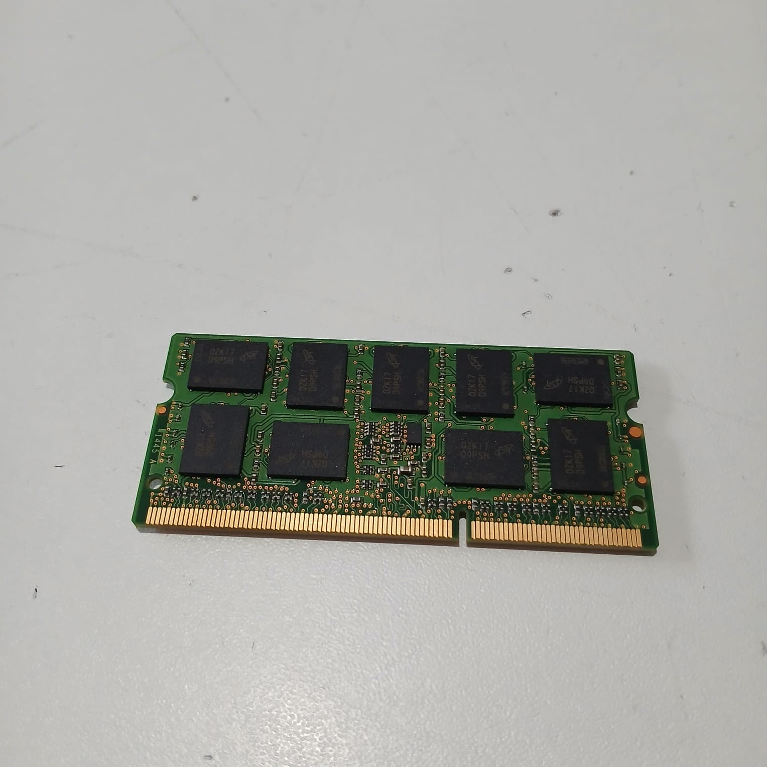 Memoria RAM Micron 4GB DDR3L 1600MHz ECC SO-DIMM PC3L-12800S (MT18KSF51272HZ) - Pull — imagen 2