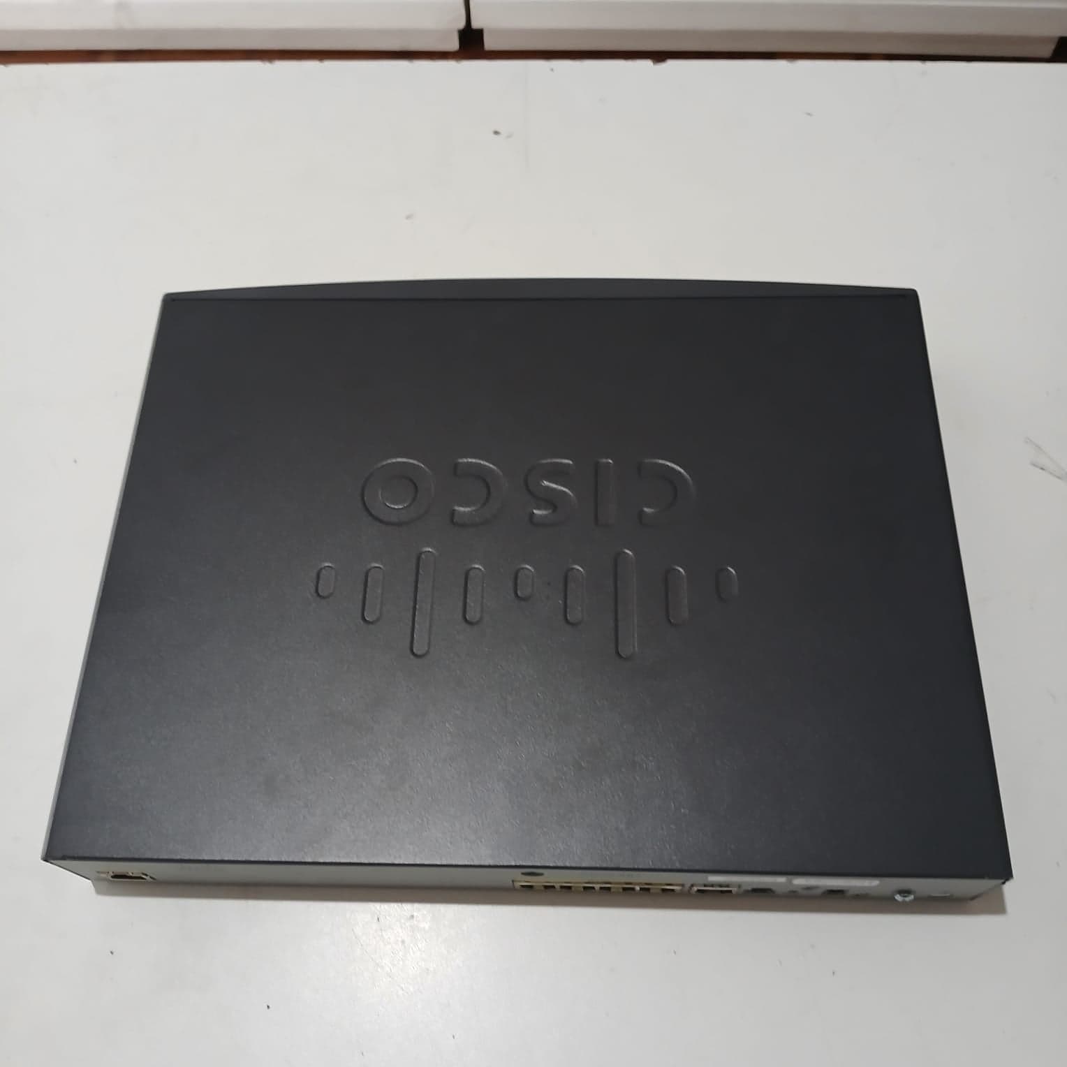 Router Cisco 881 CISCO881-K9 4-Port Fast Ethernet VPN Seguridad Empresarial Usado — imagen 4