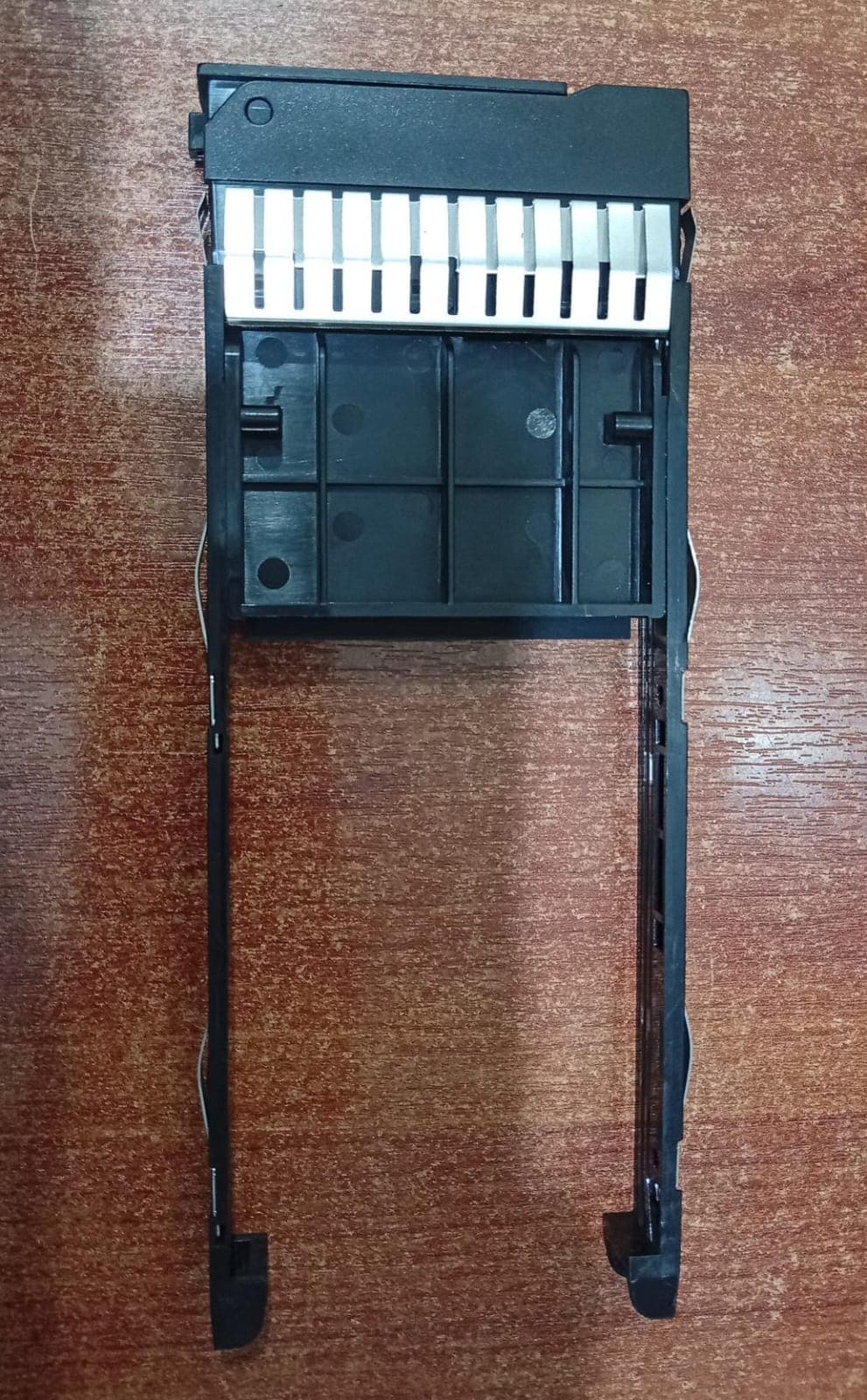 Caddy Bandeja para Disco Duro 2.5" SAS/SATA SFF Hot Swap P/N 0235G7DX - Usado — imagen 1