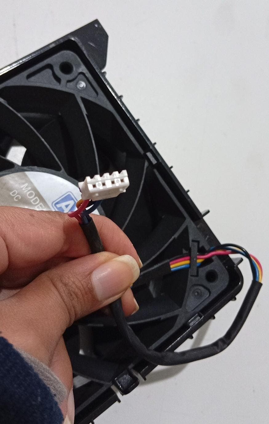 Ventilador axial AVC DBPK1238B2M 120mm 12V 3.60A 4 Pines PWM Alto Flujo / Usado — imagen 3