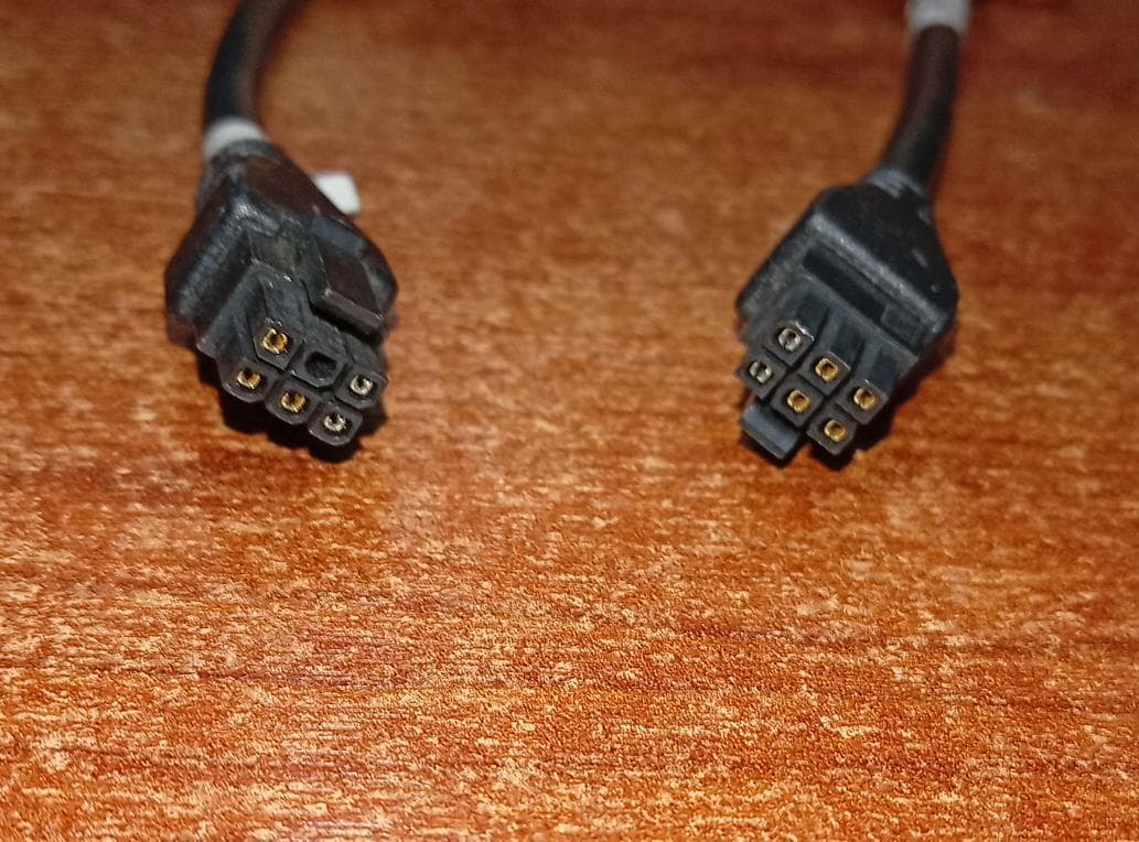 Cable Adaptador de Alimentación PCIe 6 Pines a 5 Pines para Servidor / GPU - USADO — imagen 4