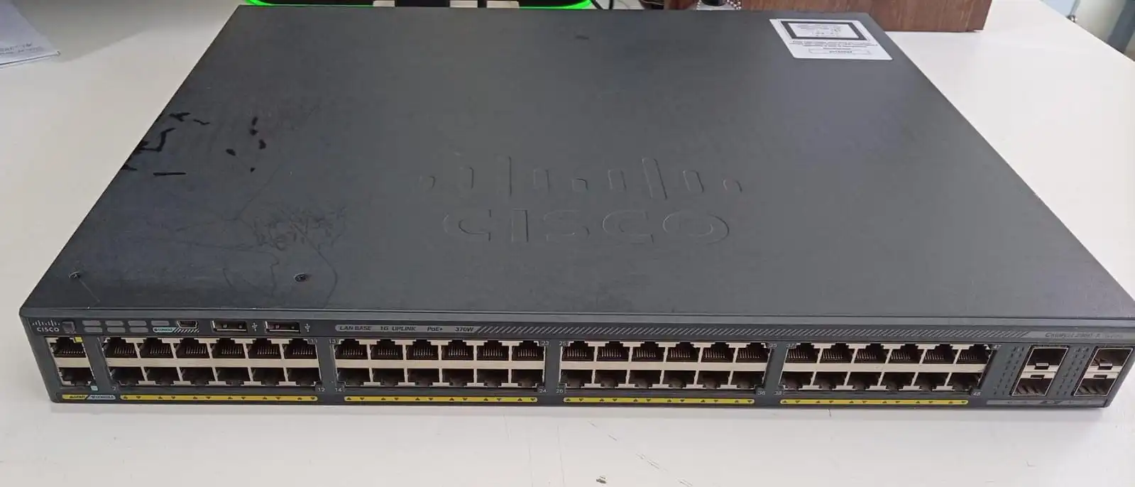 Switch Cisco Catalyst 2960-X WS-C2960X-48LPS-L 48 Puertos Gigabit PoE+ 370W 4 SFP / Usado