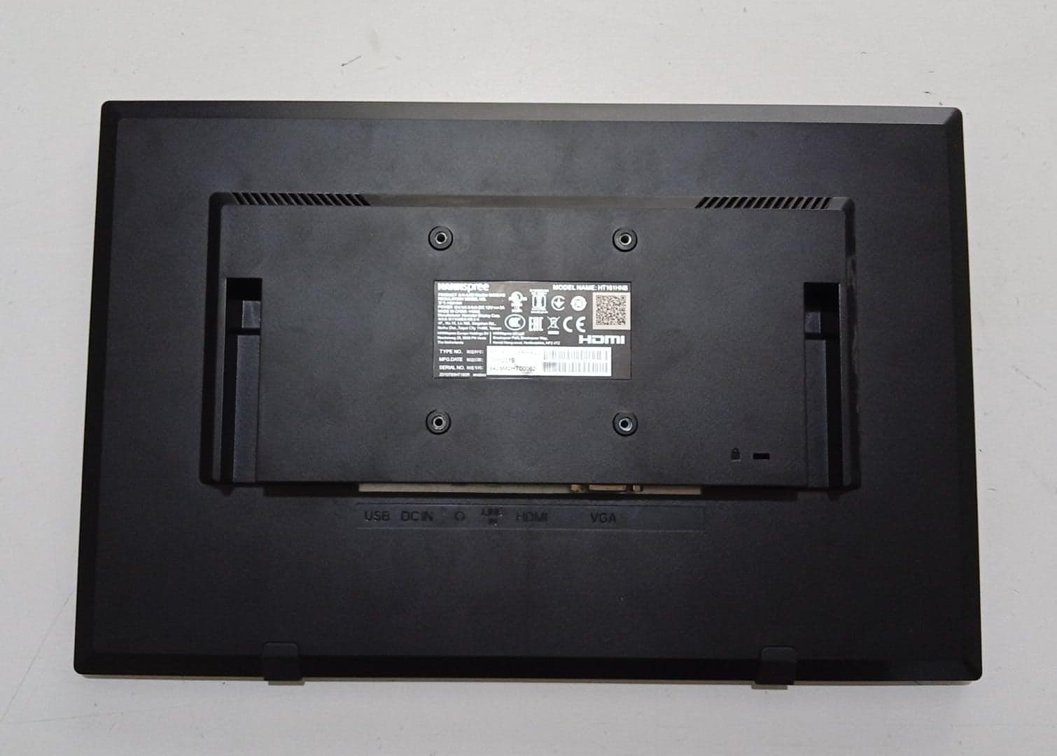 Monitor Táctil HANNspree HT161HNB 15.6" HD HDMI VGA 10 Puntos Touch POS Raspberry / Usado — imagen 2