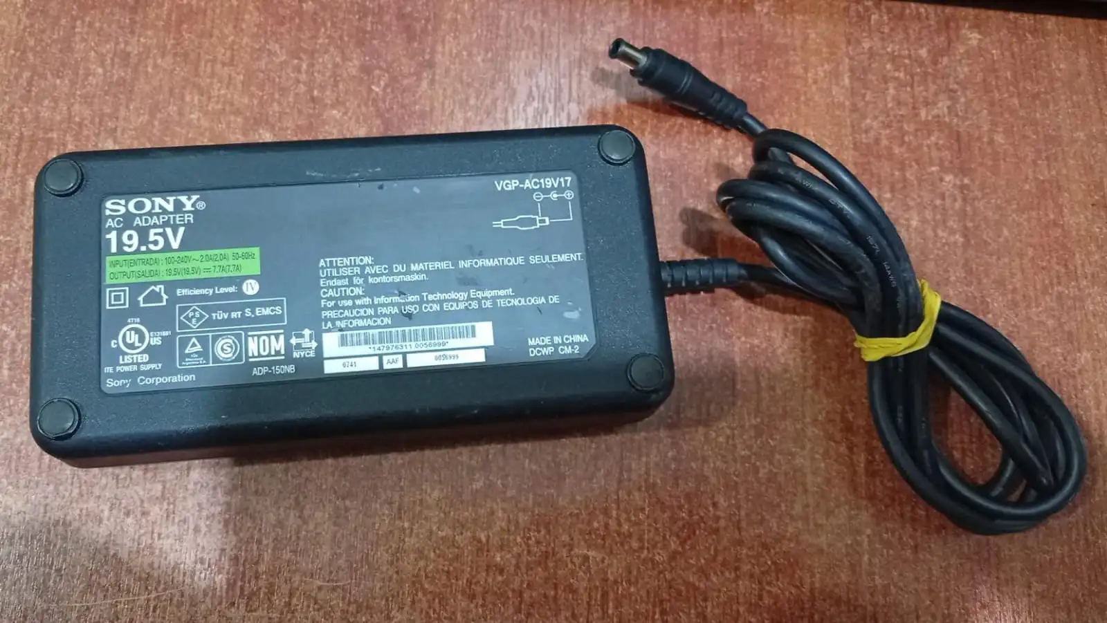 Cargador Original Sony VAIO VGP-AC19V17 19.5V 7.7A 150W – Adaptador AC Usado