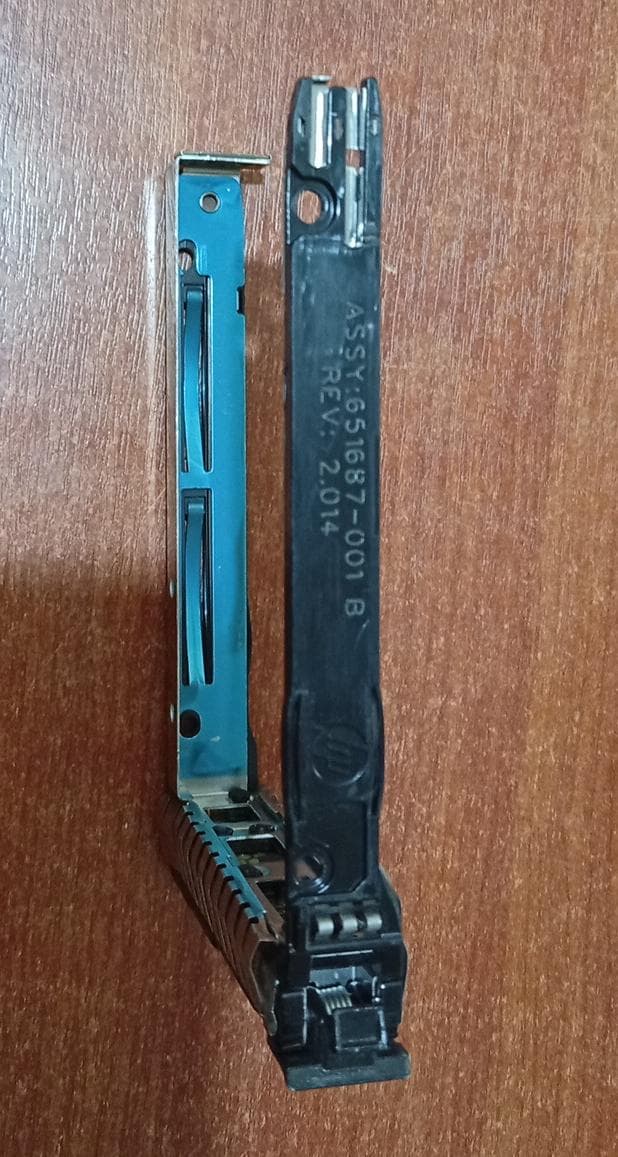 Caddy HP 2.5" SFF SAS/SATA para Servidor ProLiant Gen8 Gen9 P/N 651687-001 - Usado — imagen 4
