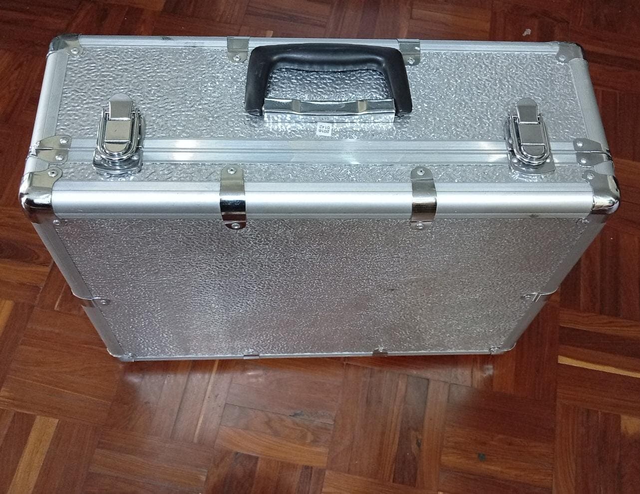 Maletín Metálico Rígido de Aluminio Multiuso para Equipos y Herramientas con Espuma Protectora / Usado