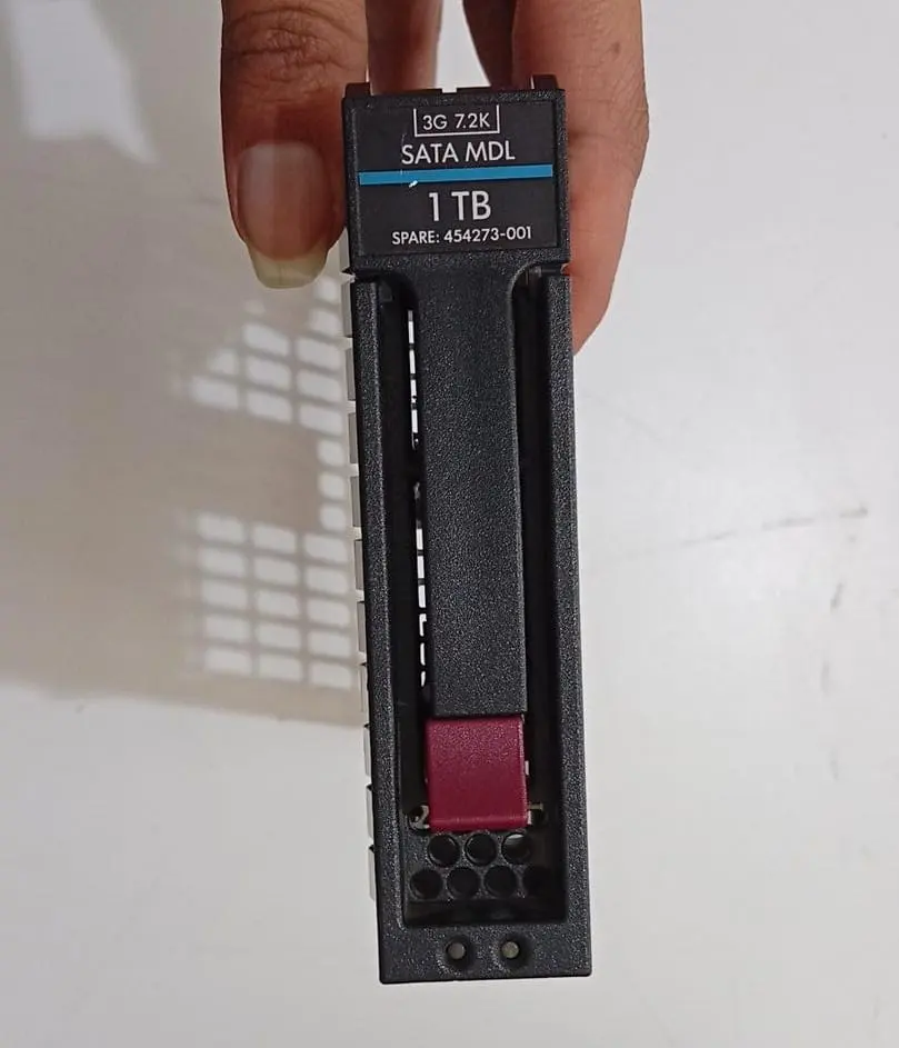 Caddy Bandeja HP 3.5" LFF Hot Plug SATA/SAS G5 G6 G7 454273-001 para Servidor ProLiant / Seminuevo — imagen 2