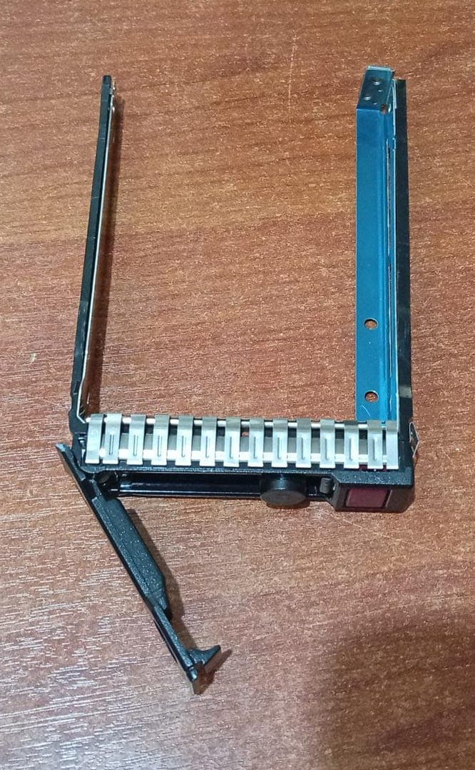 Caddy HP 2.5" SFF SAS/SATA para Servidor ProLiant Gen8 Gen9 P/N 651687-001 - Usado — imagen 3