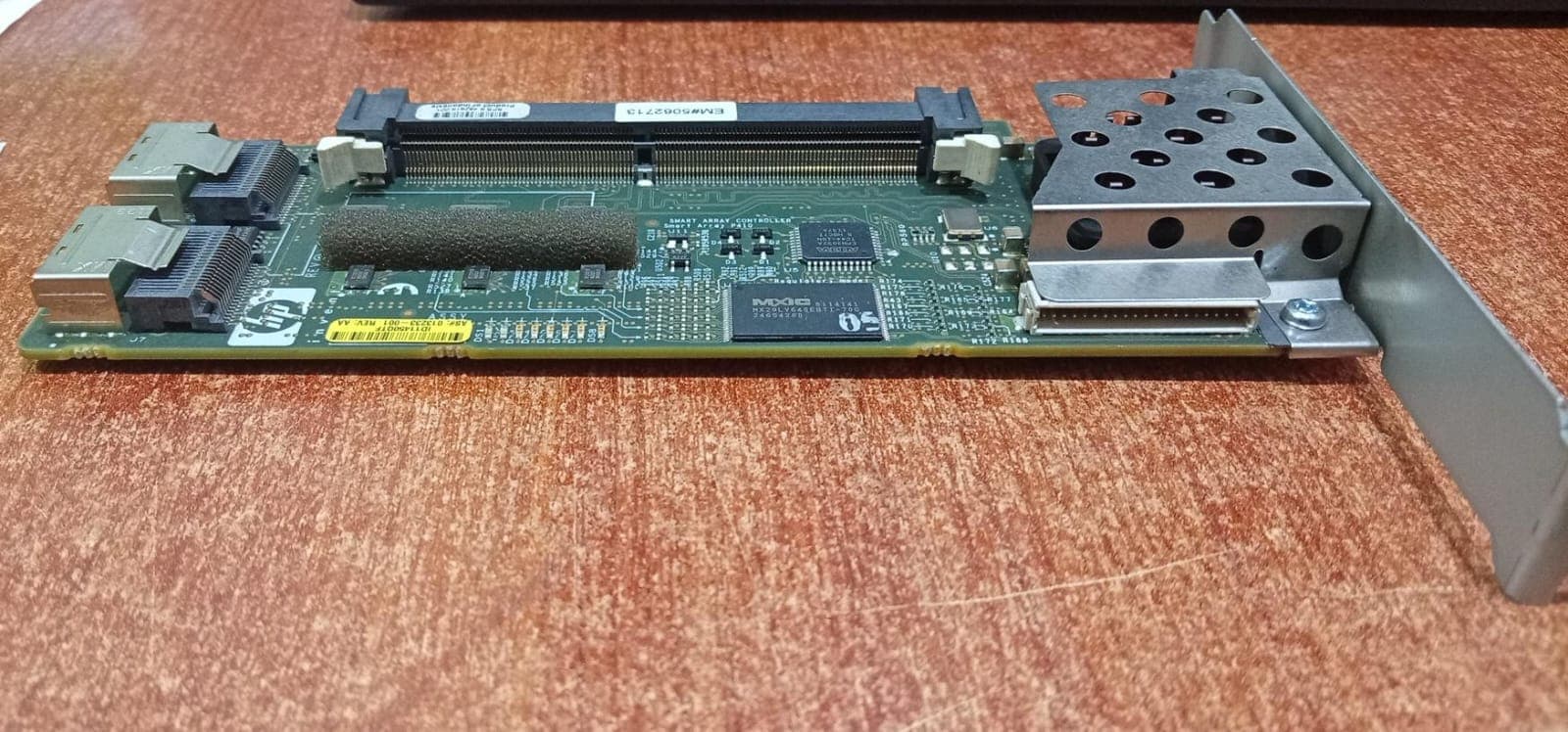 Tarjeta Controladora RAID HP Smart Array P410 PCIe x8 SAS/SATA 6Gb/s – 462919-001 / Usado — imagen 4