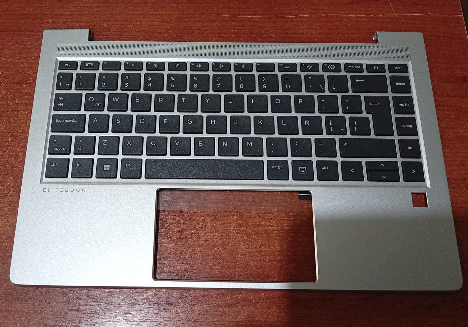 Teclado con Palmrest HP EliteBook Original Español Latino HP Spare N01849-161 Seminuevo — imagen 1