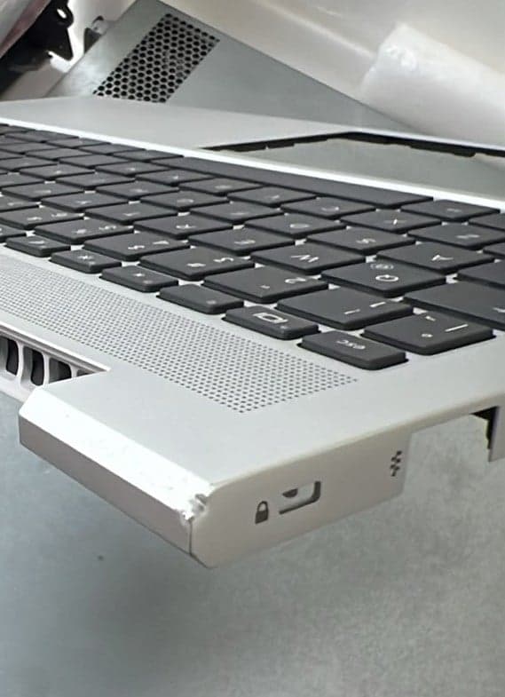 Teclado HP ProBook 450 G9 / 455 G9 con Palmrest Español Plata HP Spare N01934-161 - Usado — imagen 6