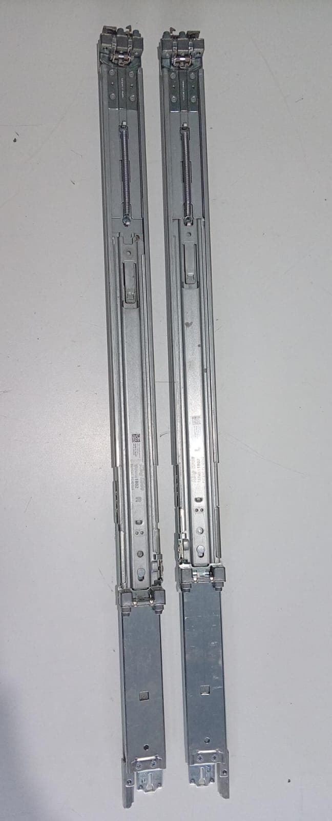 Par de Rieles Deslizantes Servidor Dell 2U (DP/N: 0N5C4T) para R720 R730 R740 - Usado