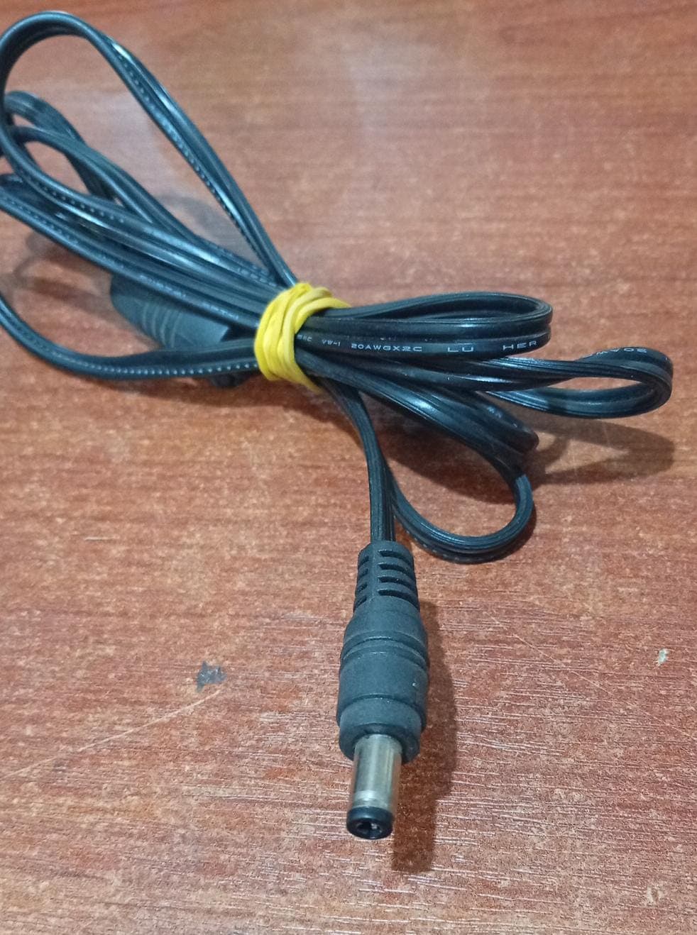 Adaptador AC/DC GW Security GW12V3A 12V 3A Fuente de Poder 36W – Usado — imagen 2
