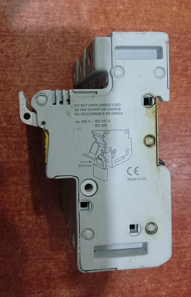 Portafusible Seccionador Hager LR703 Trifásico 3P 125A 690V - USADO — imagen 3