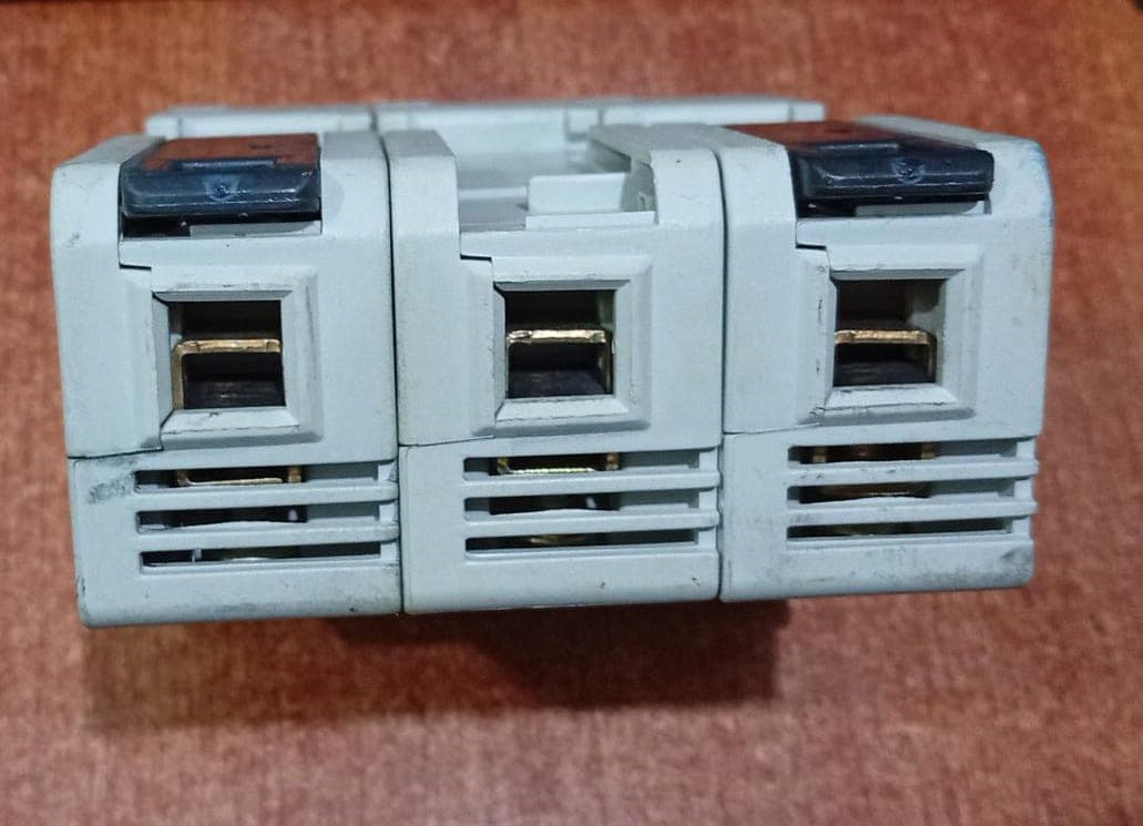 Portafusible Seccionador Hager LR703 Trifásico 3P 125A 690V - USADO — imagen 5
