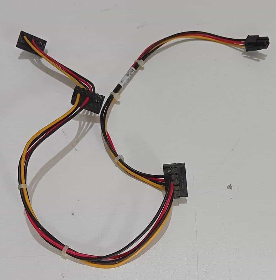 Cable Alimentación SATA HP Foxconn 577494-001 4 Pines a 3 SATA para Elite 8000/8200/8300 -Usado