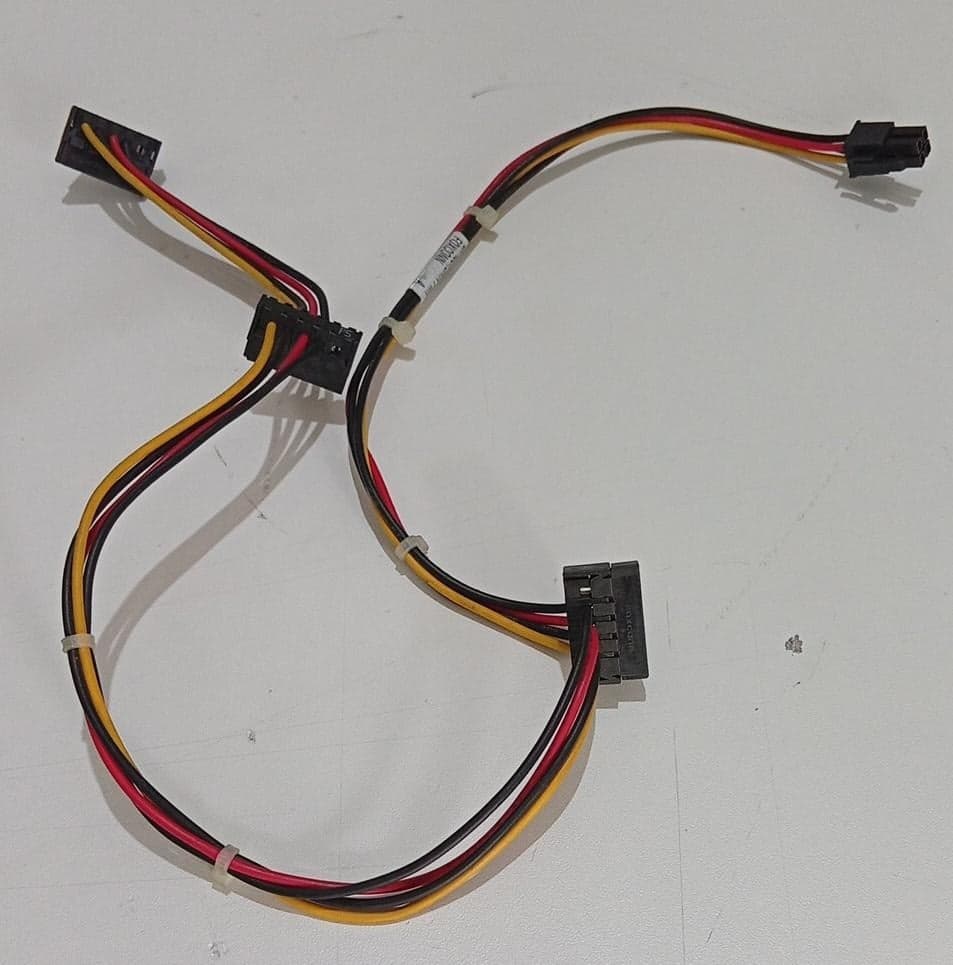 Cable Alimentación SATA HP Foxconn 577494-001 4 Pines a 3 SATA para Elite 8000/8200/8300 -Usado — imagen 1
