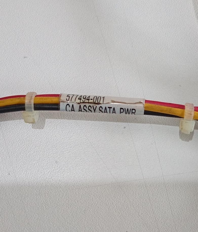 Cable Alimentación SATA HP Foxconn 577494-001 4 Pines a 3 SATA para Elite 8000/8200/8300 -Usado — imagen 4