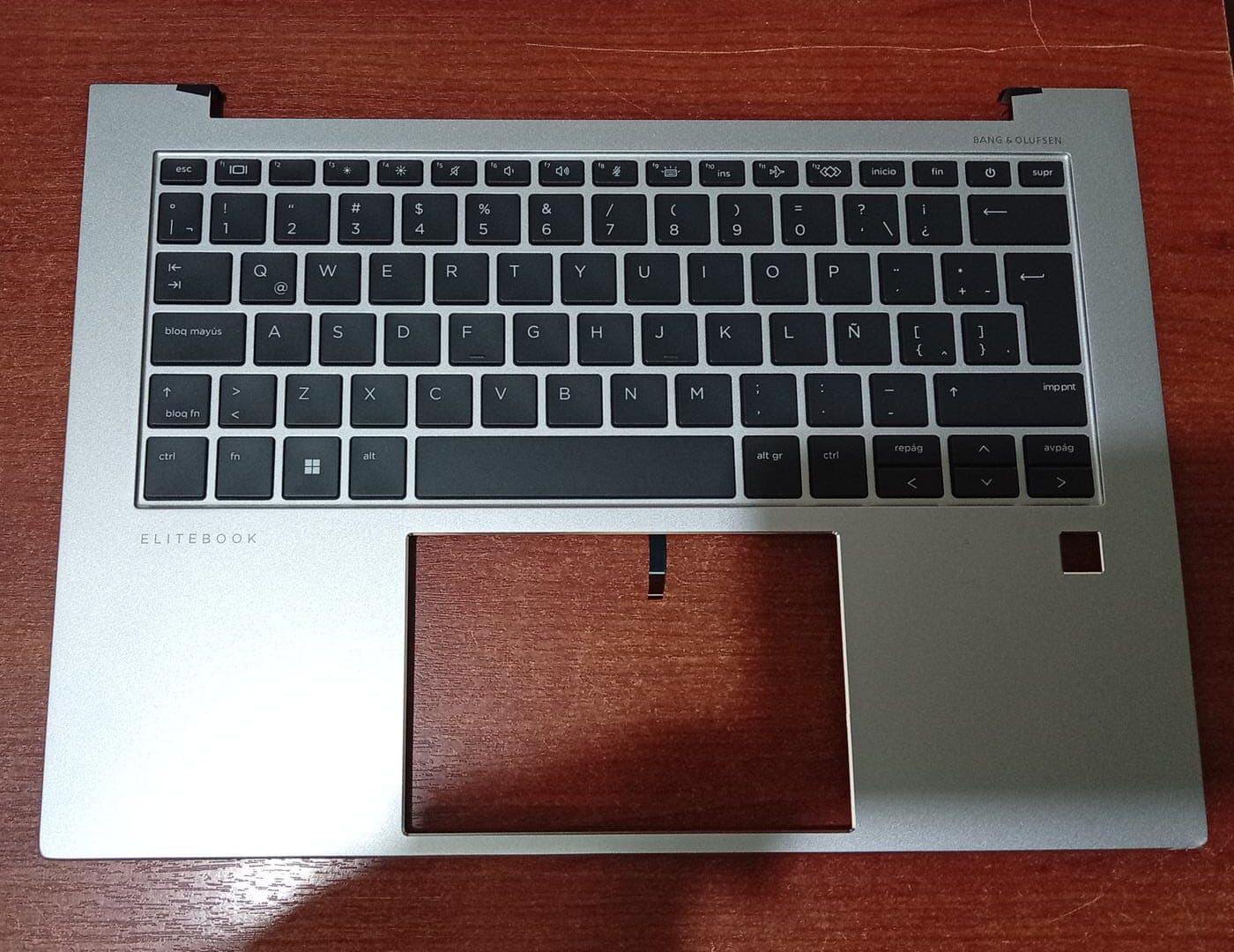 Teclado con Palmrest HP EliteBook 840 G9 / 845 G9 Español Retroiluminado Original N09058-161 / Nuevo — imagen 1