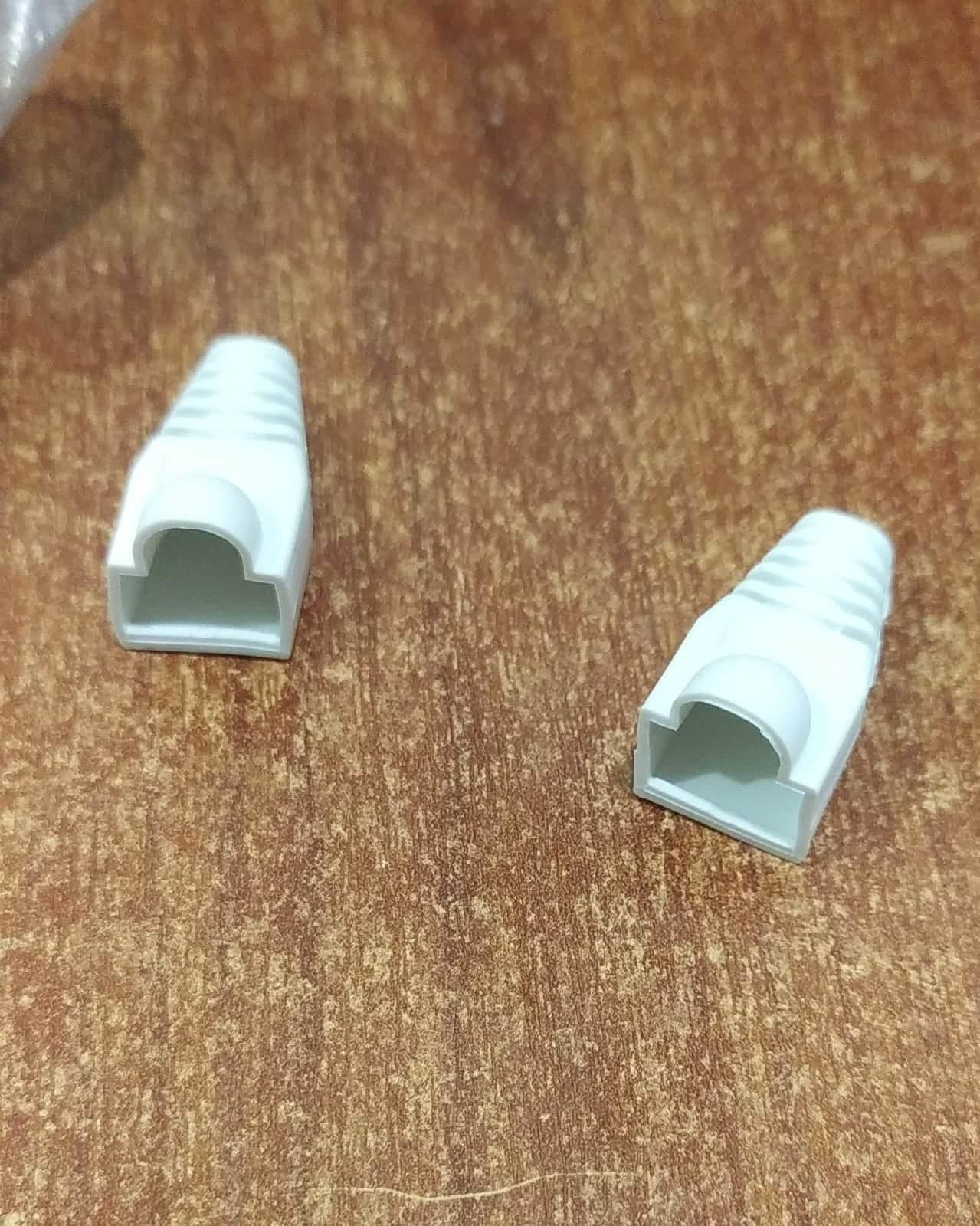 10 Bota Protector RJ‑45 Alivio Tensión – Blanco – Para cables Cat5e/Cat6 — imagen 2