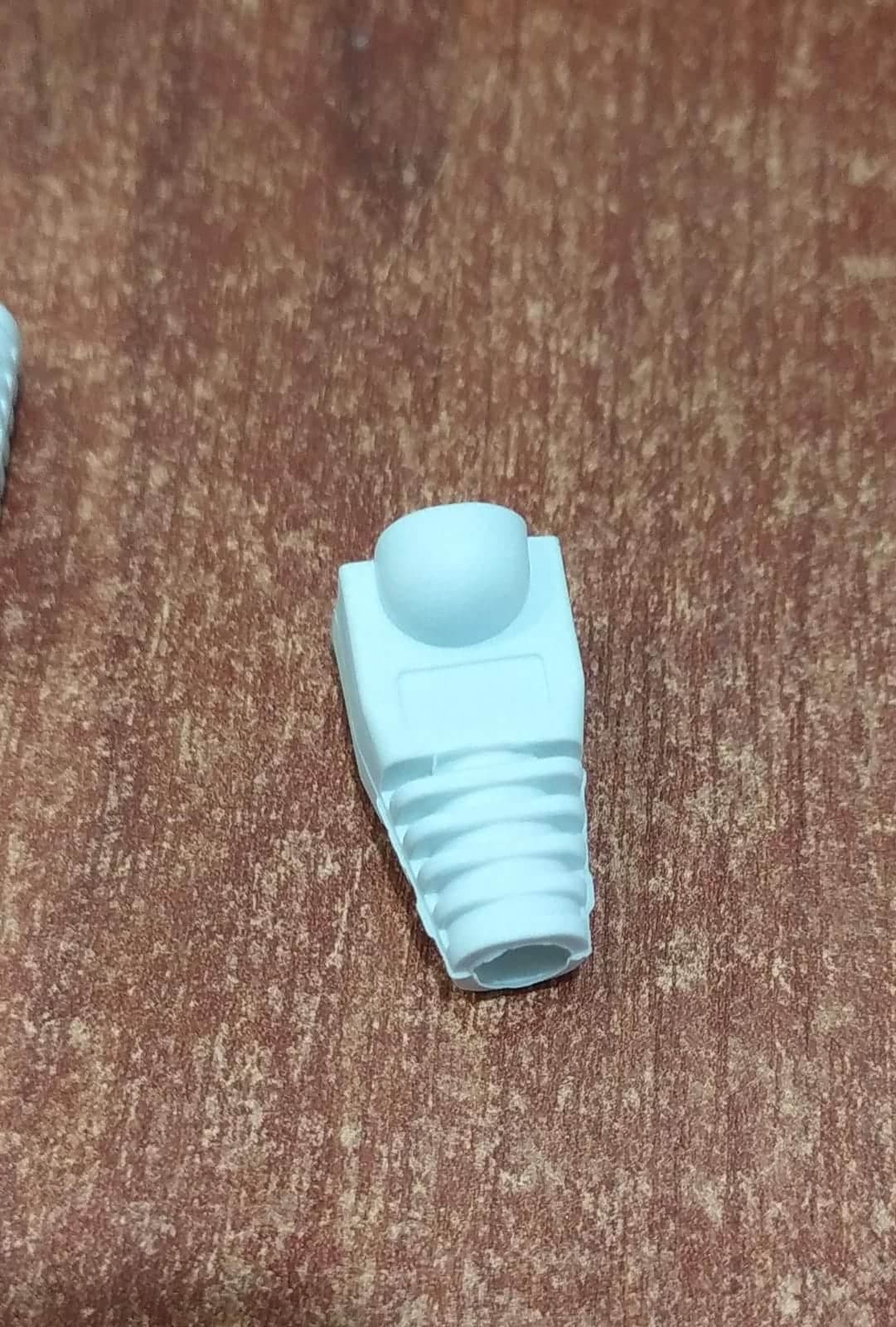 10 Bota Protector RJ‑45 Alivio Tensión – Blanco – Para cables Cat5e/Cat6 — imagen 3