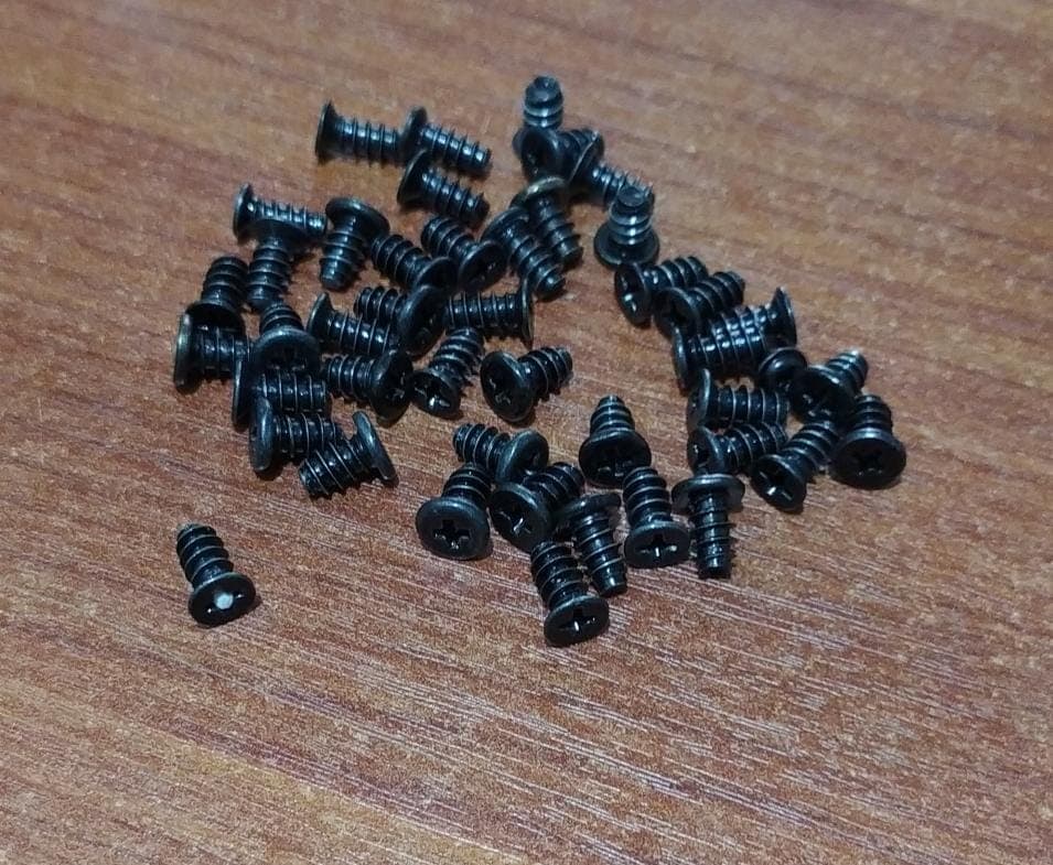 4 Tornillos Pequeños para Ventiladores / Disipadores / FAN — imagen 2