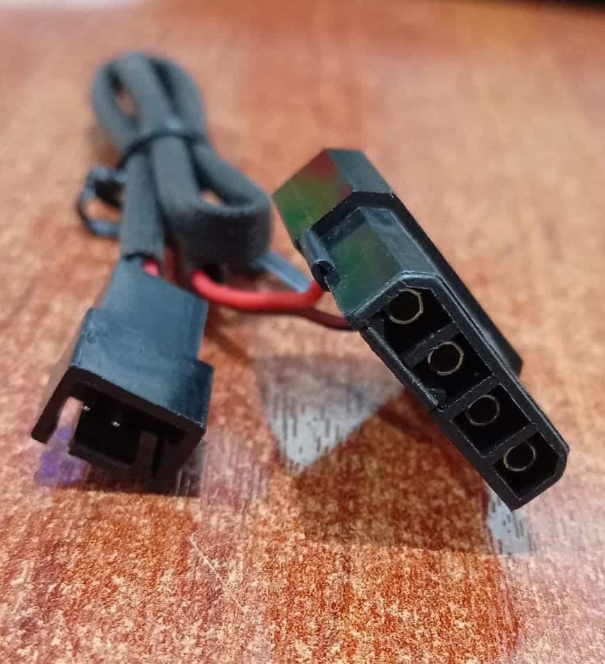 Adaptador Cable 4 Pin Molex → Conector ventilador 2 Pines 12 V (PC / fuente) — imagen 4