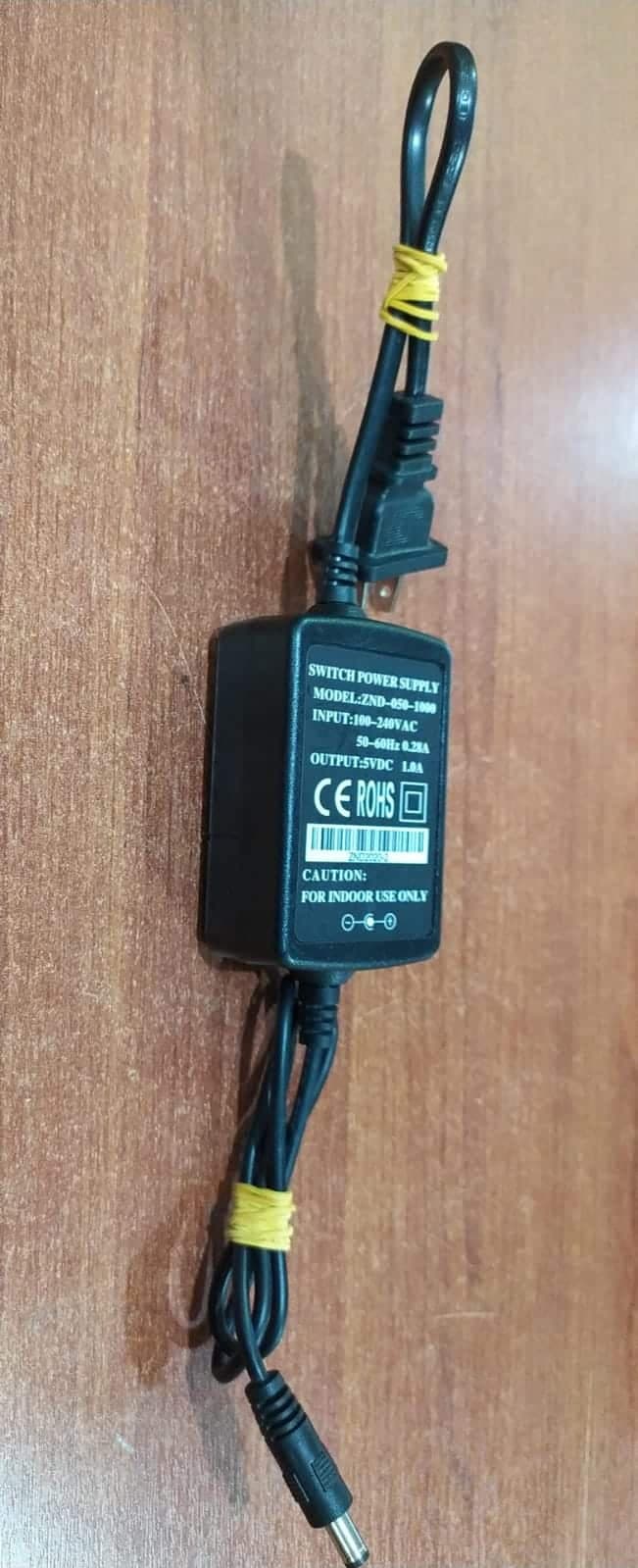 Adaptador de poder Power Supply ZND-050-1000 5V 1A (5.5×2.5 mm) – universal media converter — imagen 3