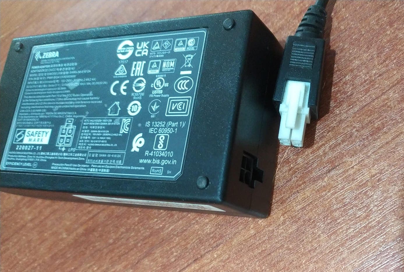 Adaptador de poder Zebra SAWA-56-41612A 50W (12V 4.16A) para Zebra GK420d, GC420d, GX420d, ZD420 — imagen 5